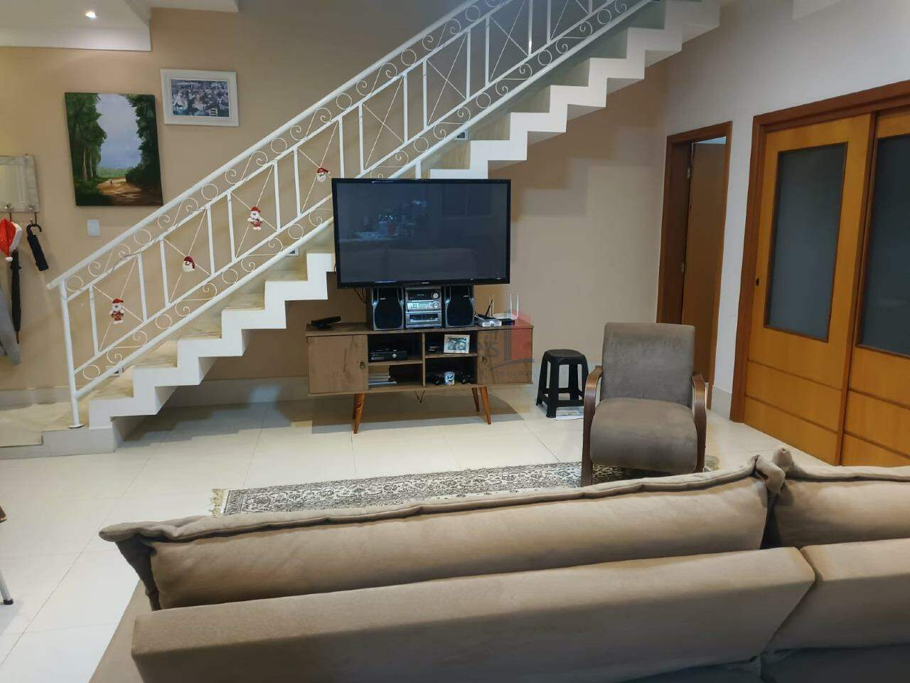 Casa em Condomínio à venda no Piracangaguá: 