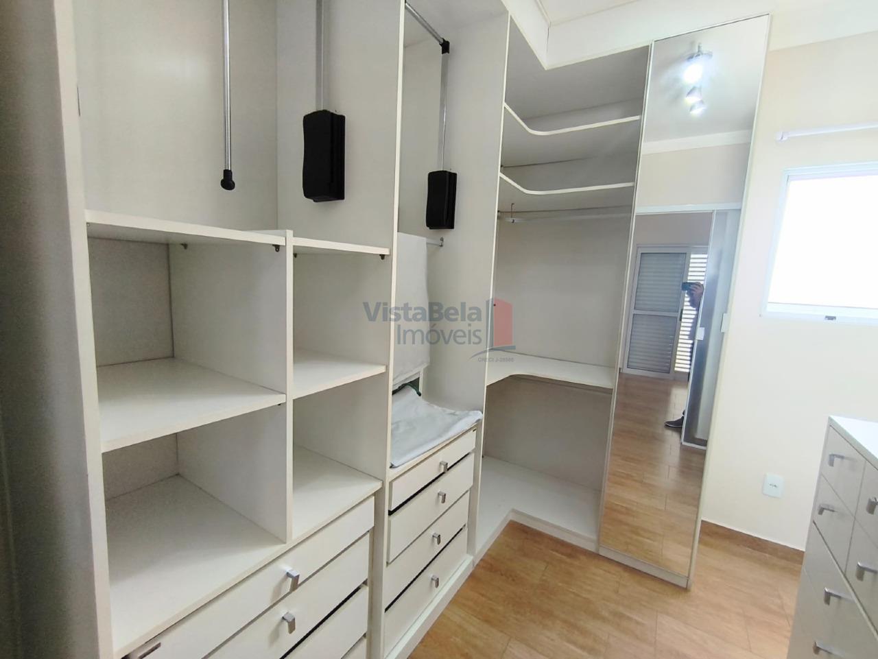 Casa em Condomínio à venda no Loteamento Residencial Campos do Conde II: Closet Suíte Máster
