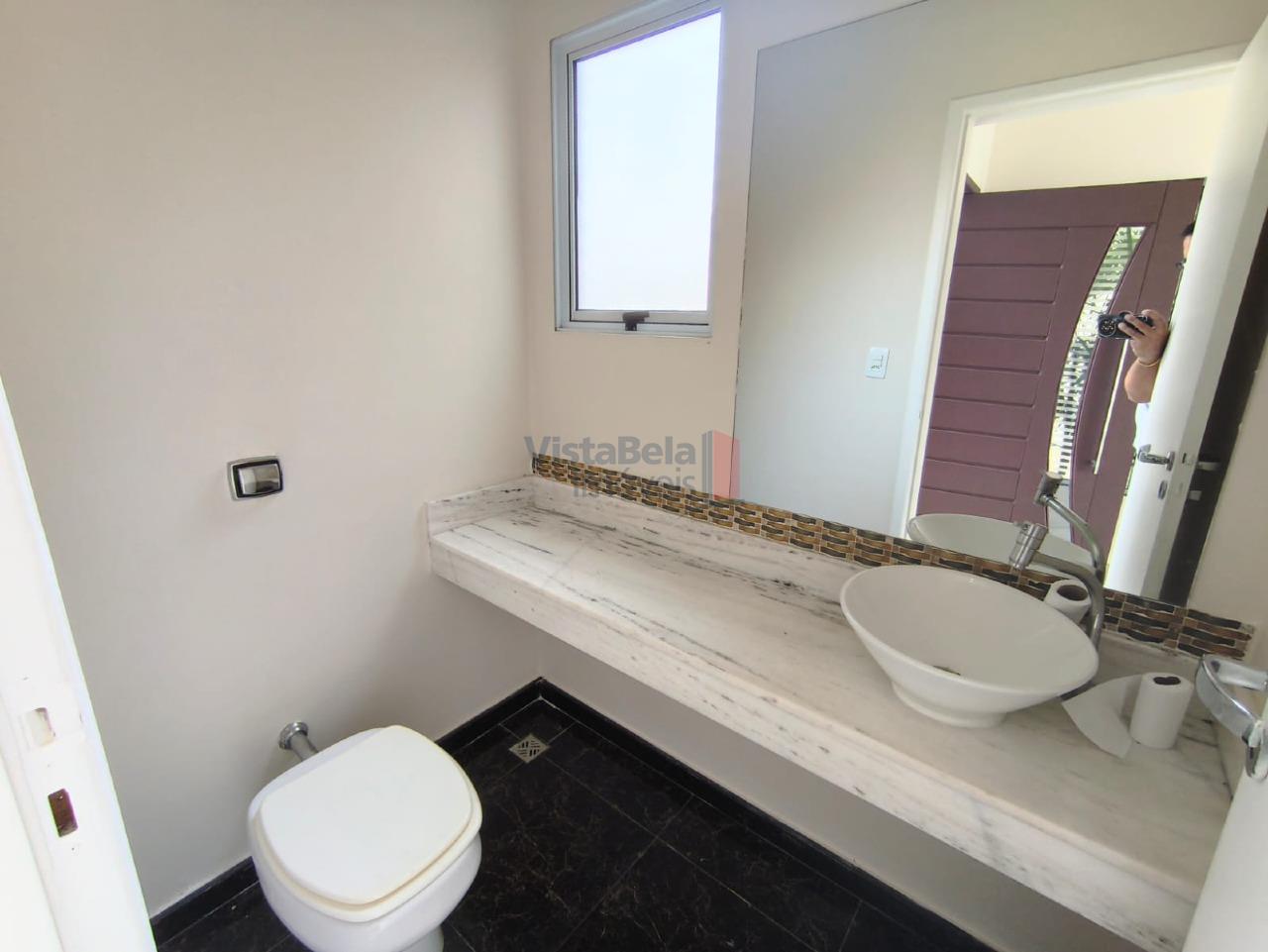Casa em Condomínio à venda no Loteamento Residencial Campos do Conde II: Lavabo