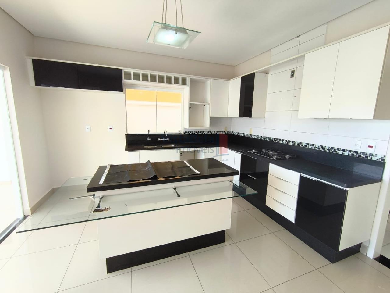 Casa em Condomínio à venda no Loteamento Residencial Campos do Conde II: Cozinha