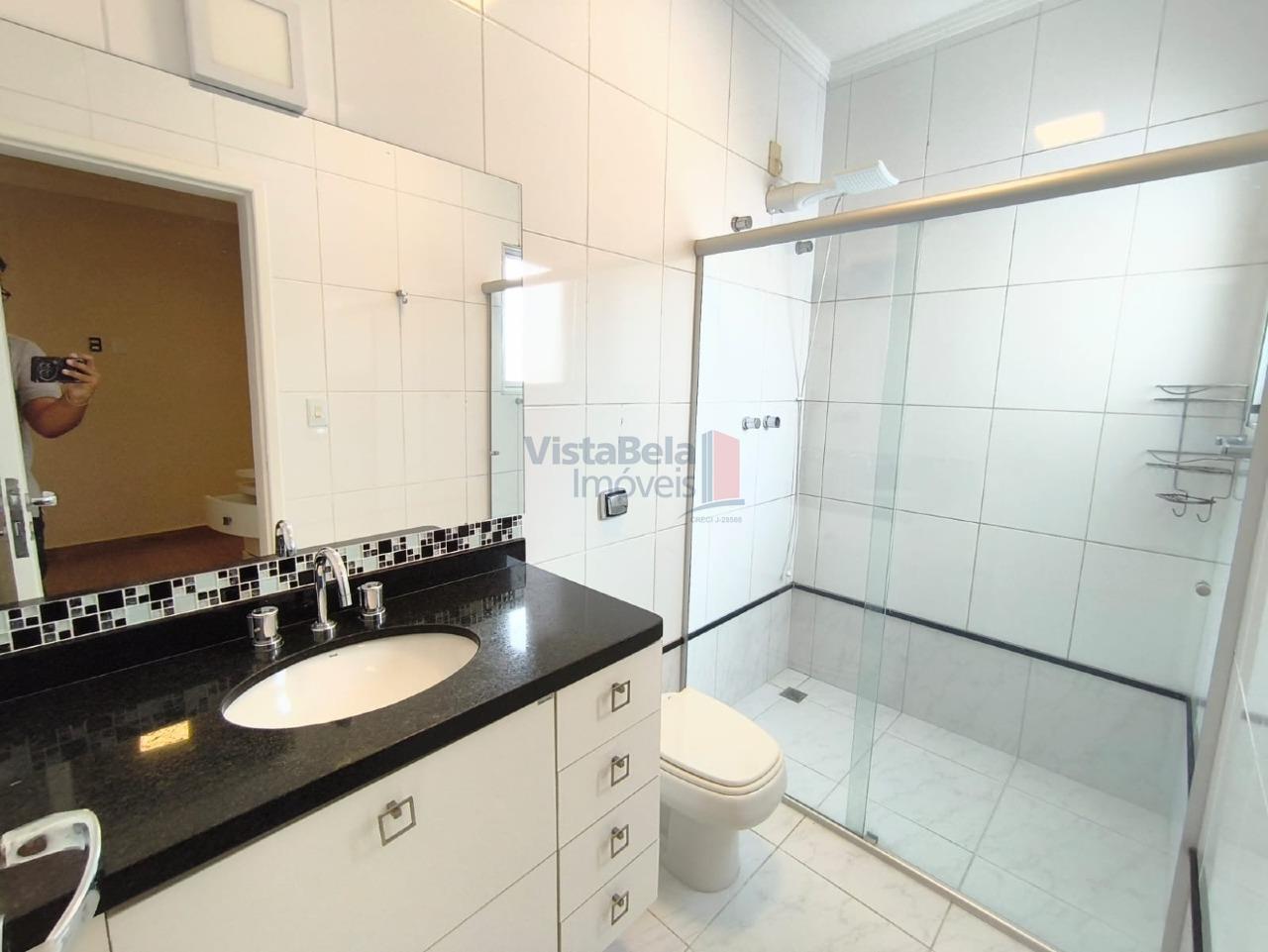 Casa em Condomínio à venda no Loteamento Residencial Campos do Conde II: WC Suíte