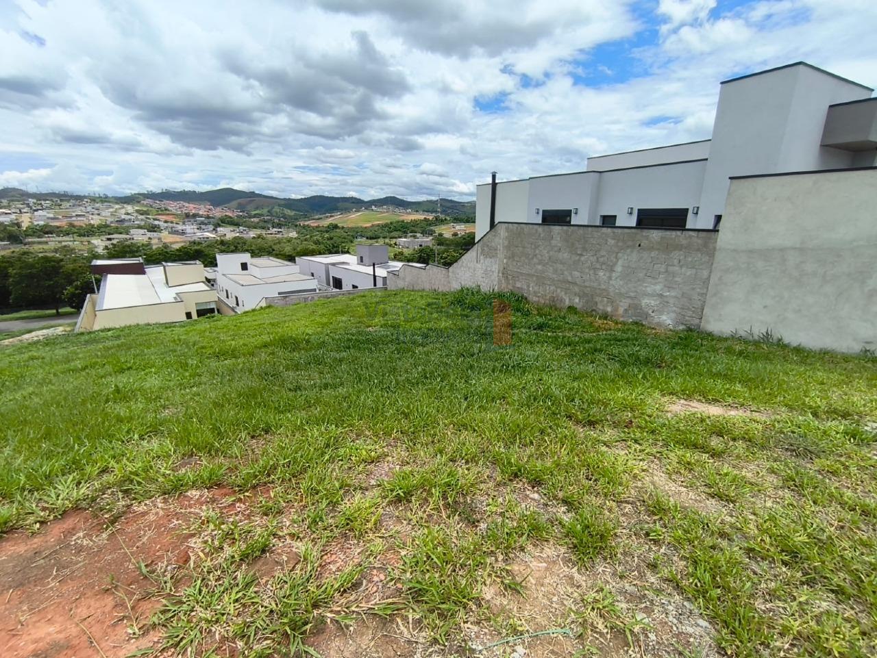 Lote em condomínio à venda no Monte Belo: 