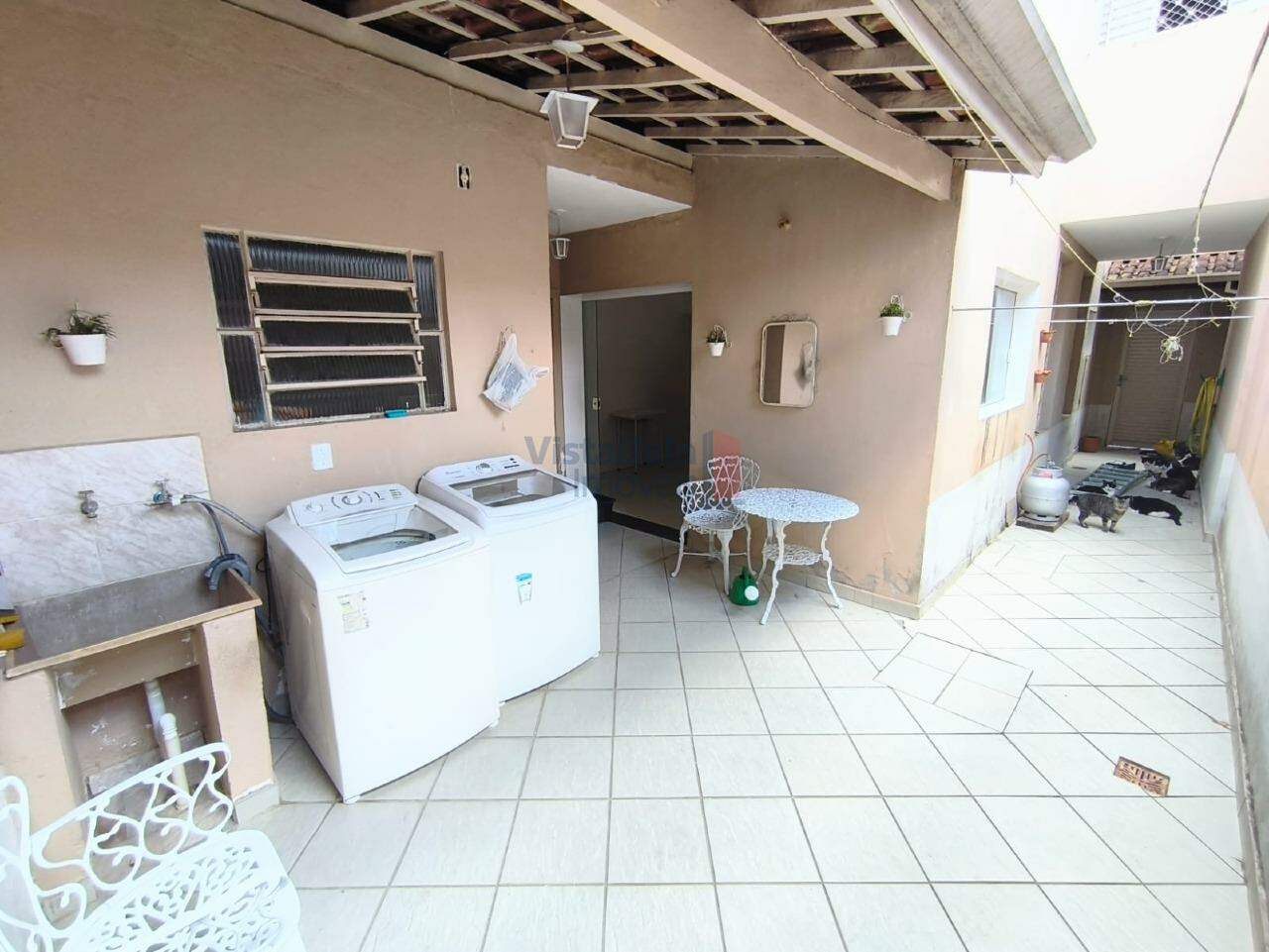 Casa à venda no Centro: QUINTAÇ