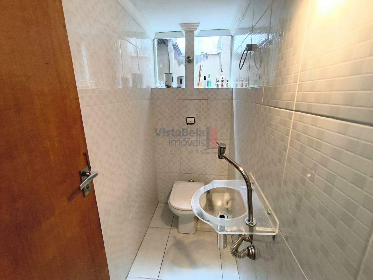 Casa à venda no Centro: LAVABO