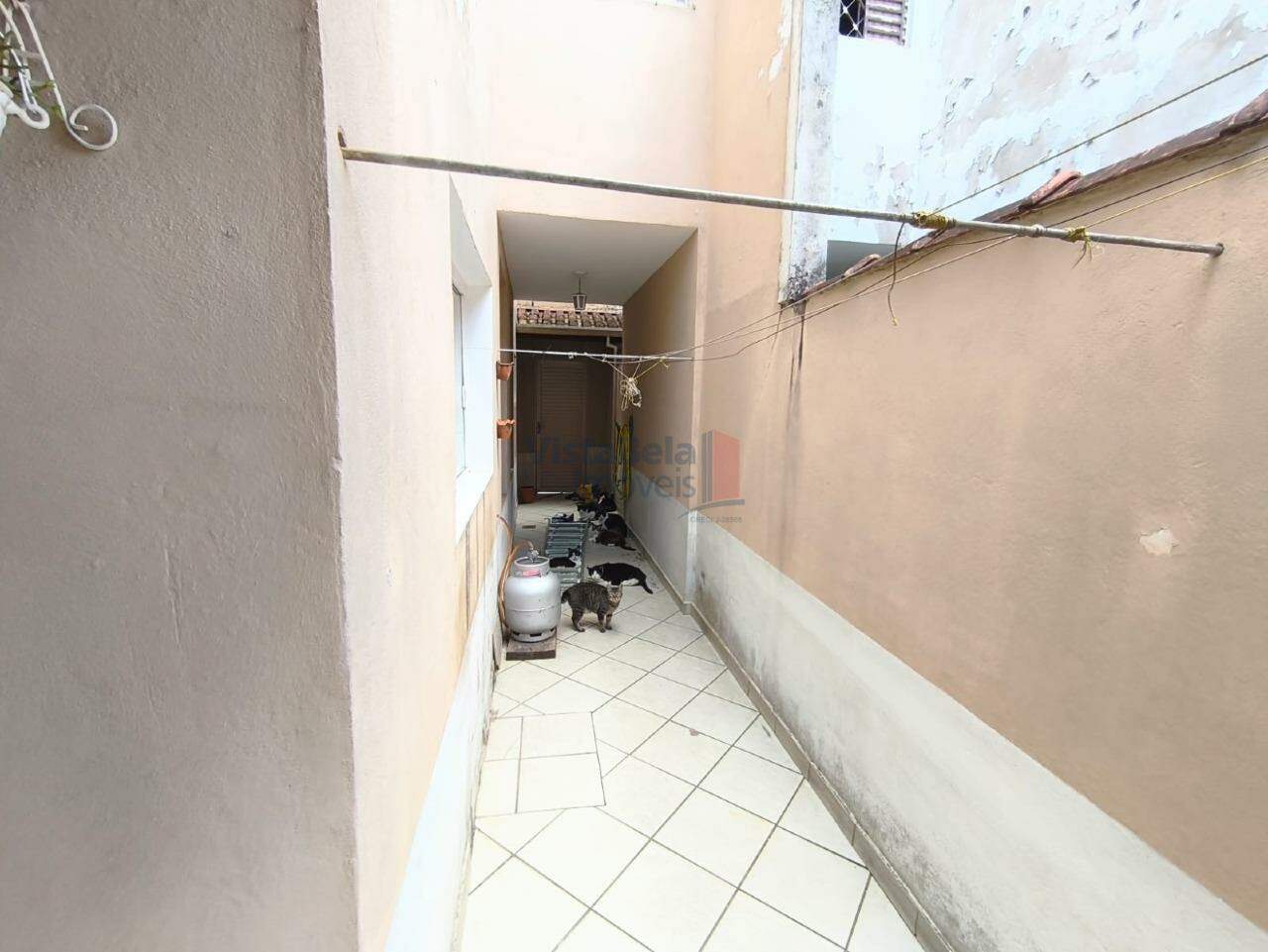 Casa à venda no Centro: ACESSO LATERAL