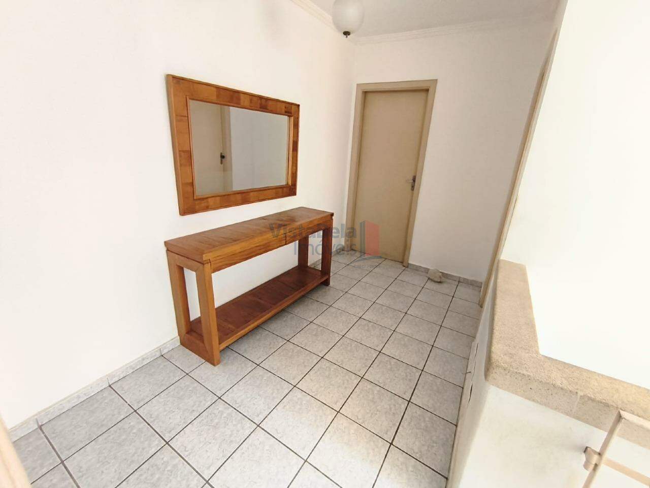 Casa à venda no Centro: HALL DOS DORMITÓRIOS