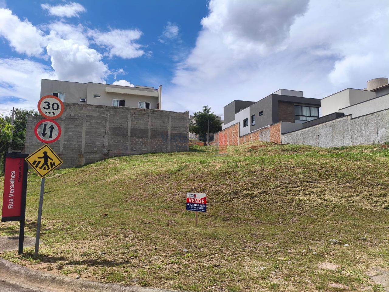 Lote em condomínio à venda no Monte Belo: 