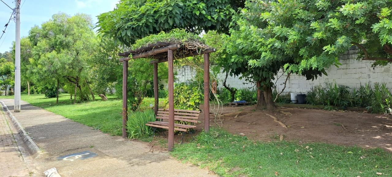 Casa em Condomínio para aluguel no AreÃO: 