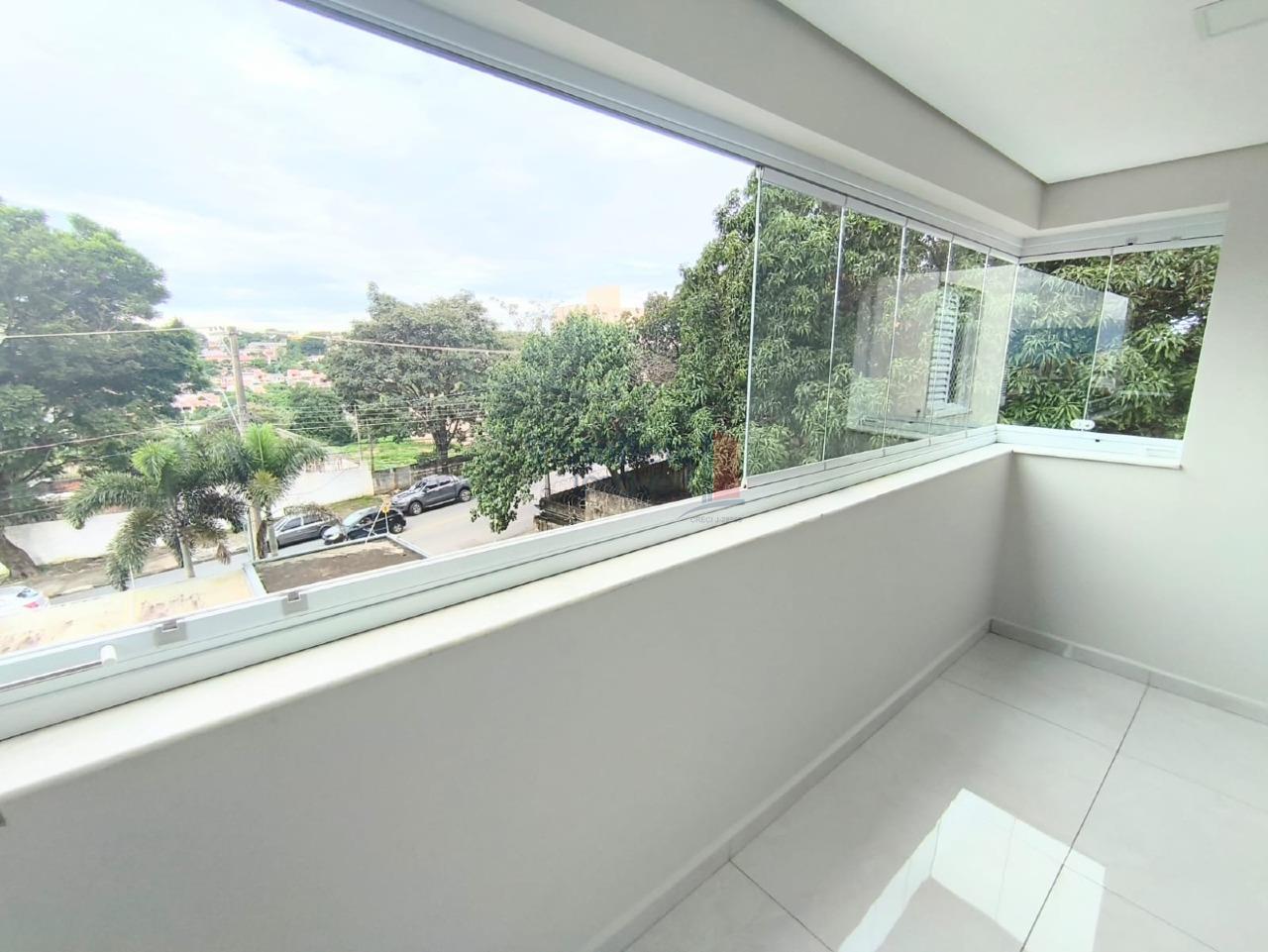 Apartamento à venda no Granjas Santa Terezinha: Sacada