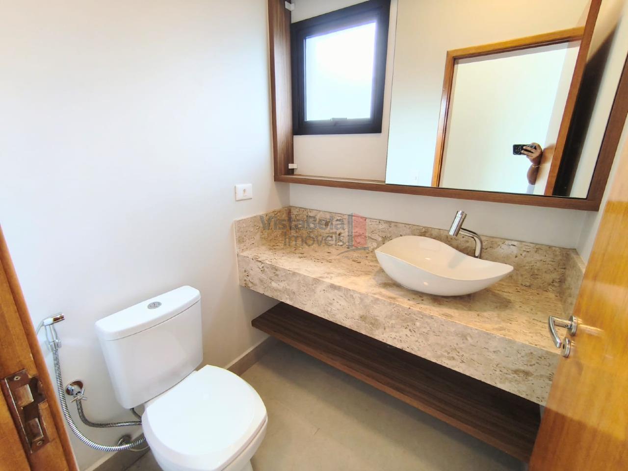 Casa em Condomínio à venda no Loteamento Residencial Barão de Tremembé: Lavabo