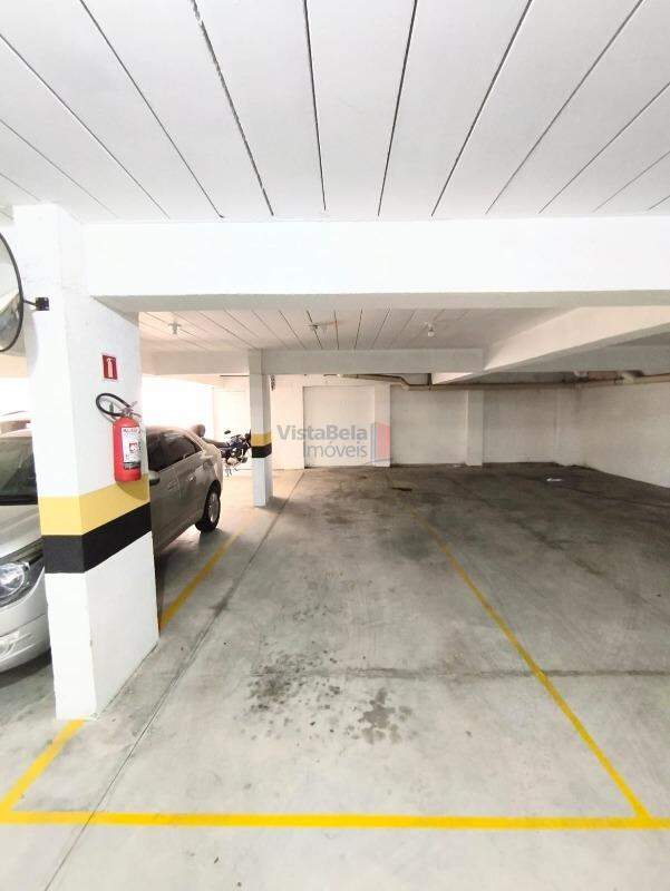 Apartamento à venda no Centro: Garagem Coberta