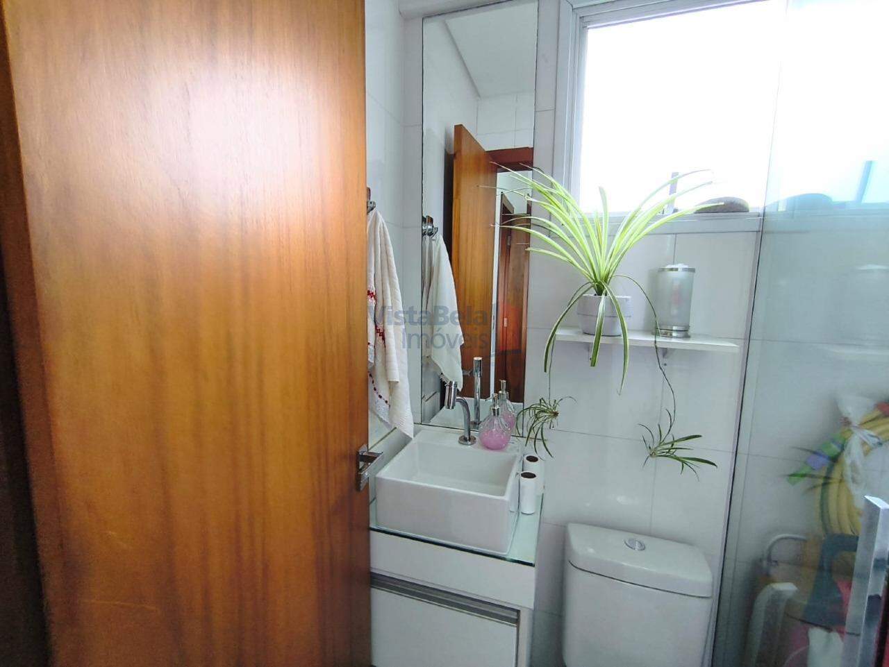 Apartamento à venda no Centro: WC 2ª Suíte