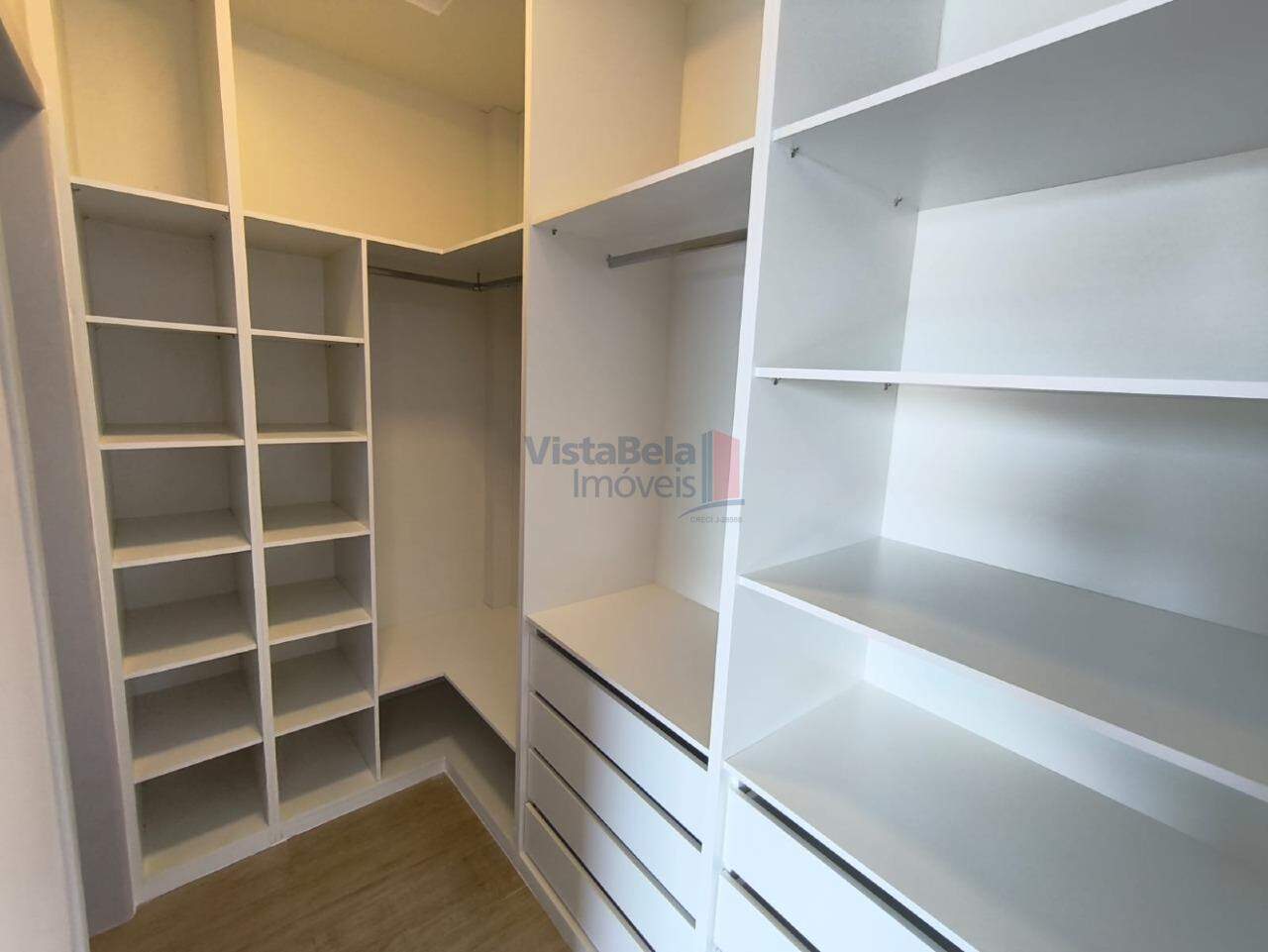 Casa em Condomínio à venda no Morada dos Nobres: Closet Suíte Máster