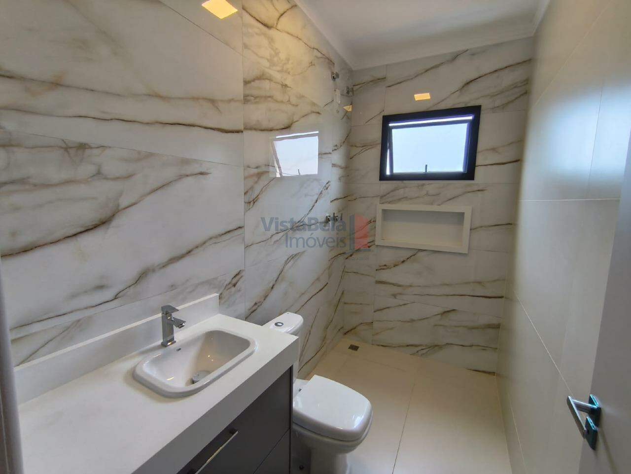 Casa em Condomínio à venda no Morada dos Nobres: WC Social