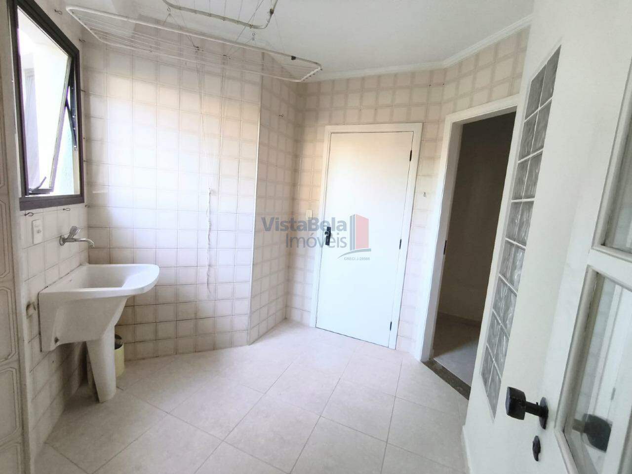 Apartamento para aluguel no Jardim das Nações: Área de Serviço com entrada Independente