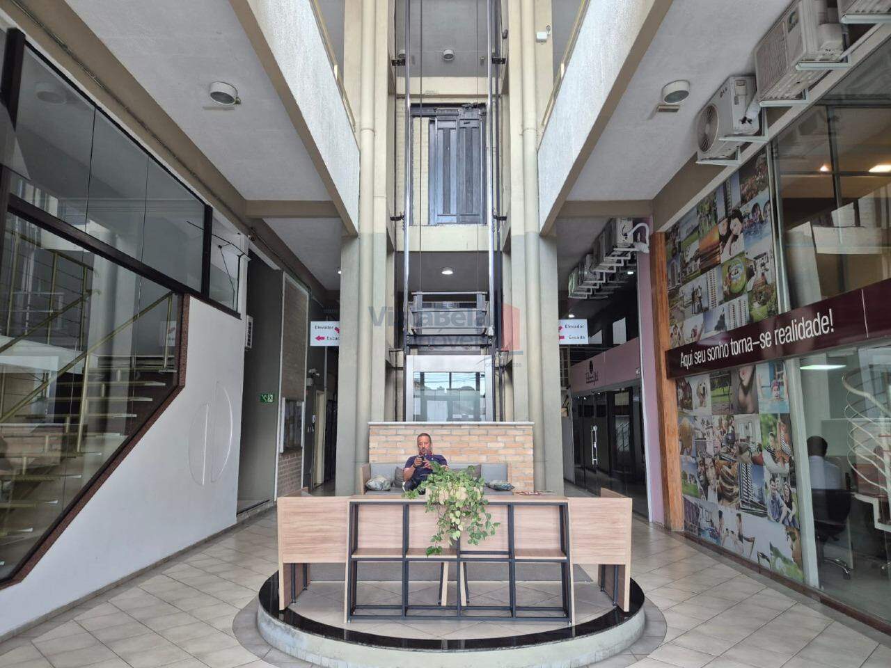 Sala para aluguel no Centro: 
