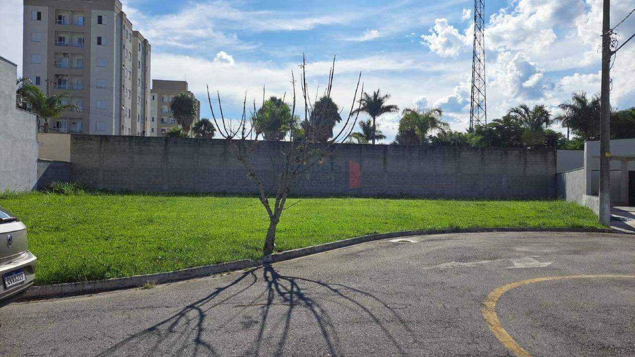 Lote em condomínio à venda no Loteamento Residencial Parque das Araucárias: