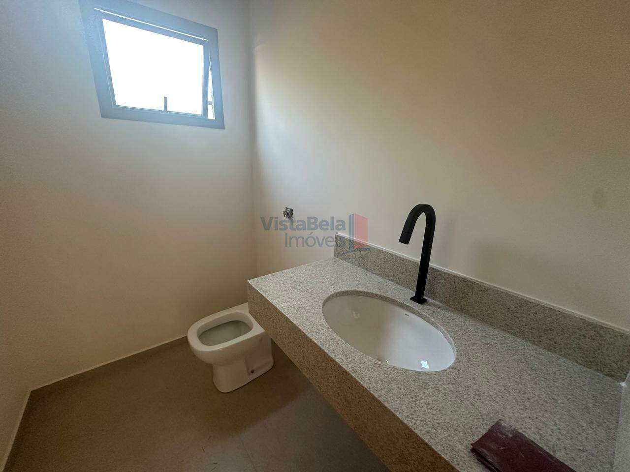 Casa em Condomínio à venda no AreÃO: 