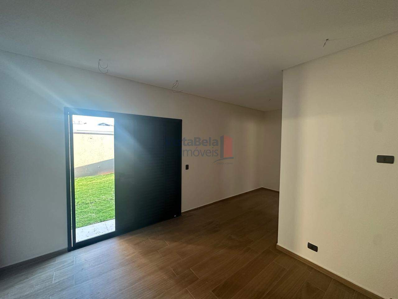 Casa em Condomínio à venda no AreÃO: 