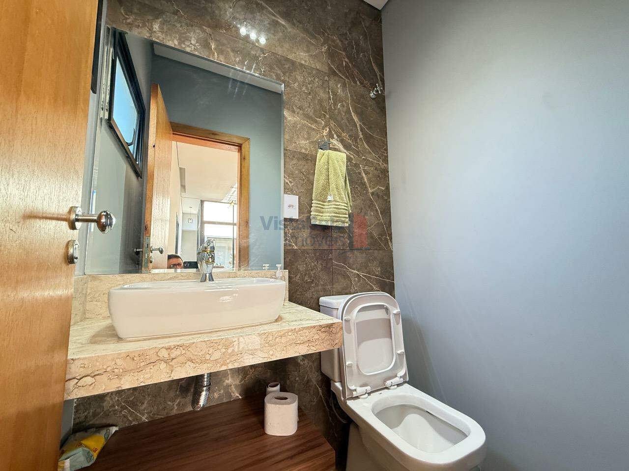 Casa em Condomínio para aluguel no Loteamento Residencial Reserva dos Lagos: LAVABO