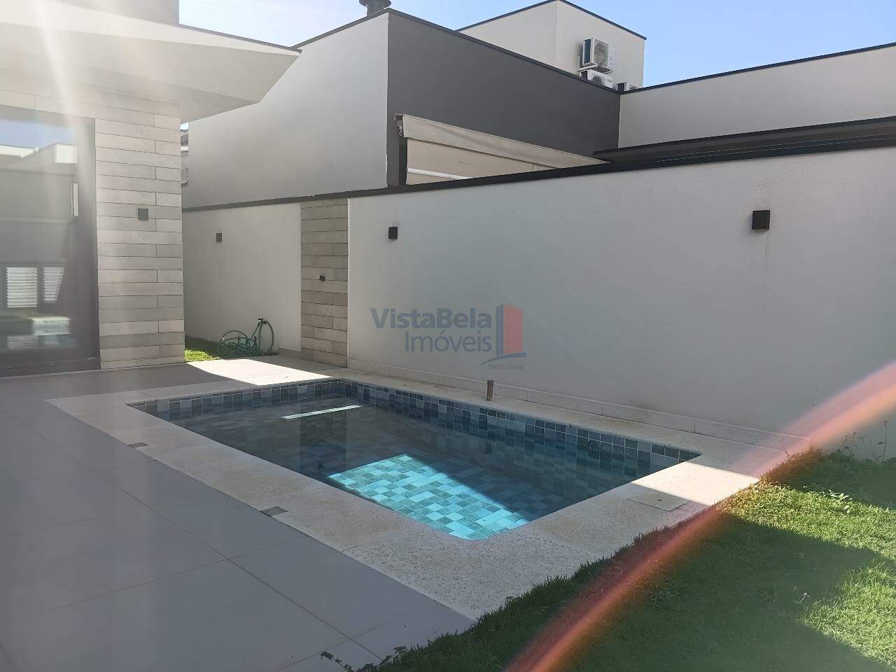 Casa em Condomínio para aluguel no Piracangaguá:
