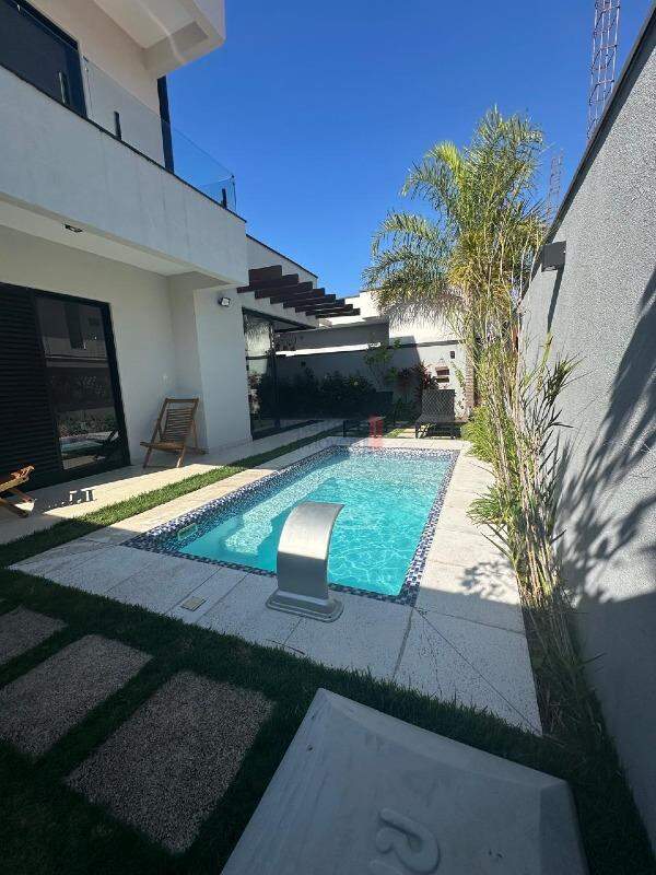 Casa em Condomínio para aluguel no Piracangaguá: