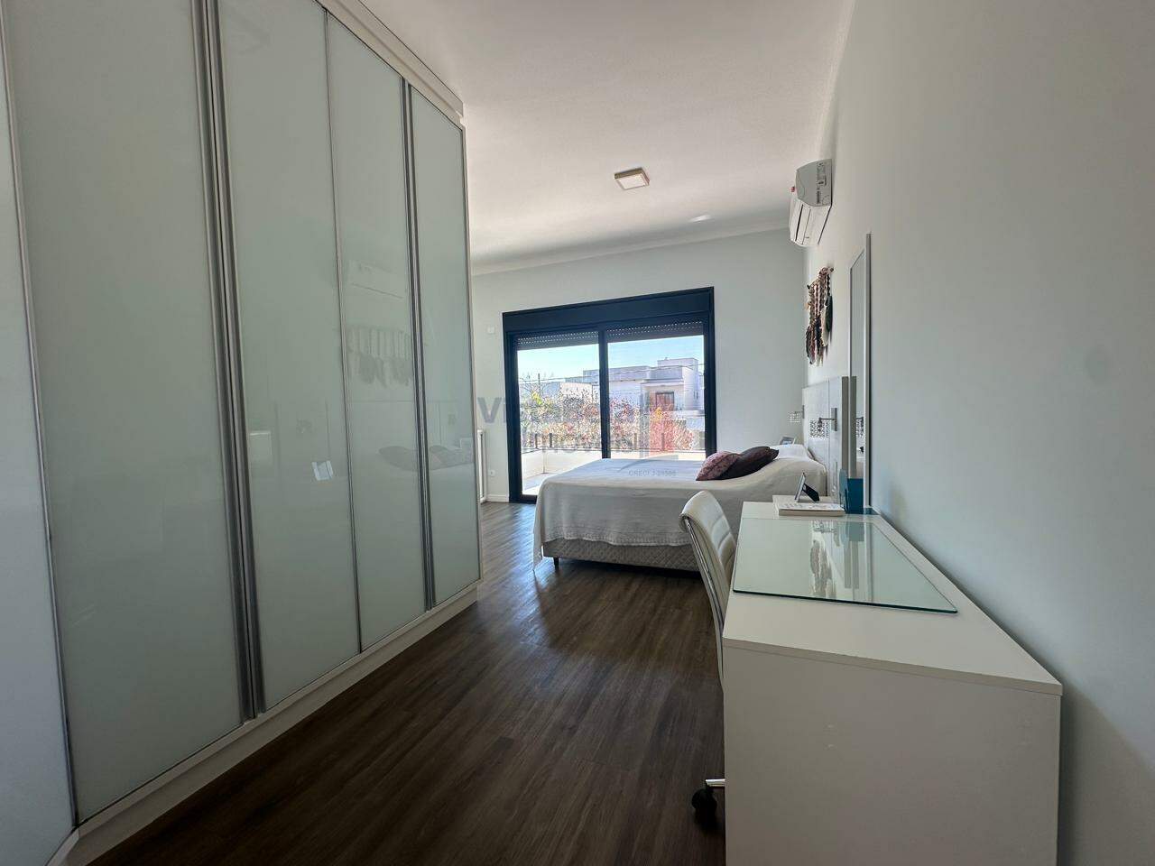 Casa em Condomínio para aluguel no Piracangaguá: