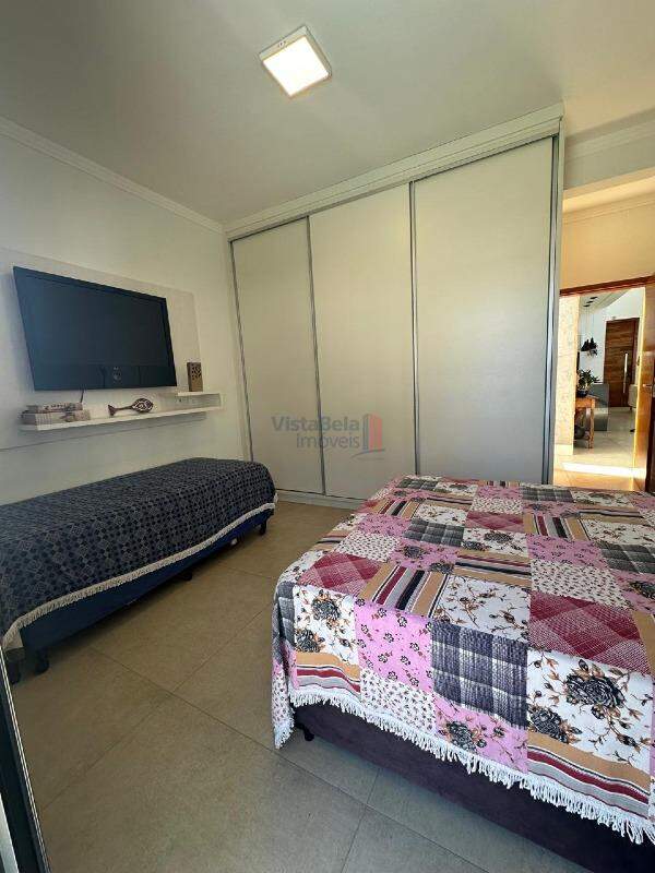 Casa em Condomínio para aluguel no Piracangaguá: