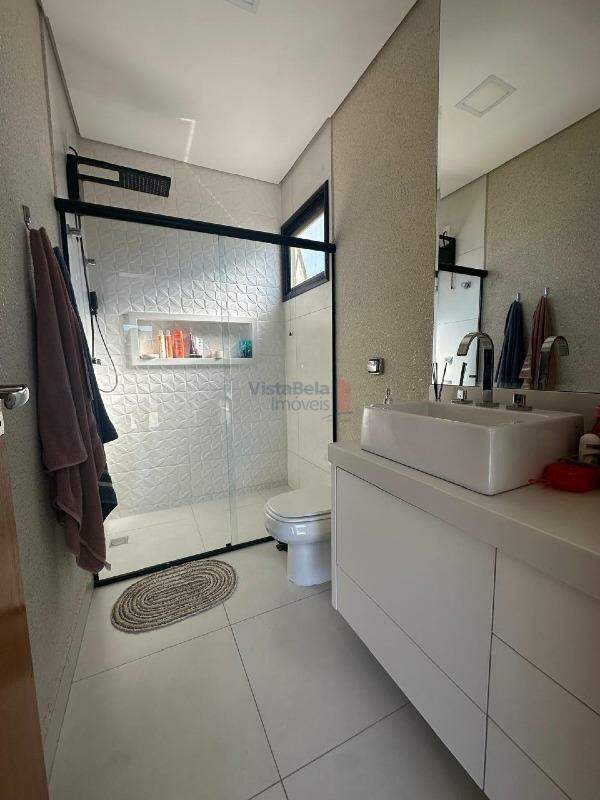 Casa à venda no Piracangaguá: 