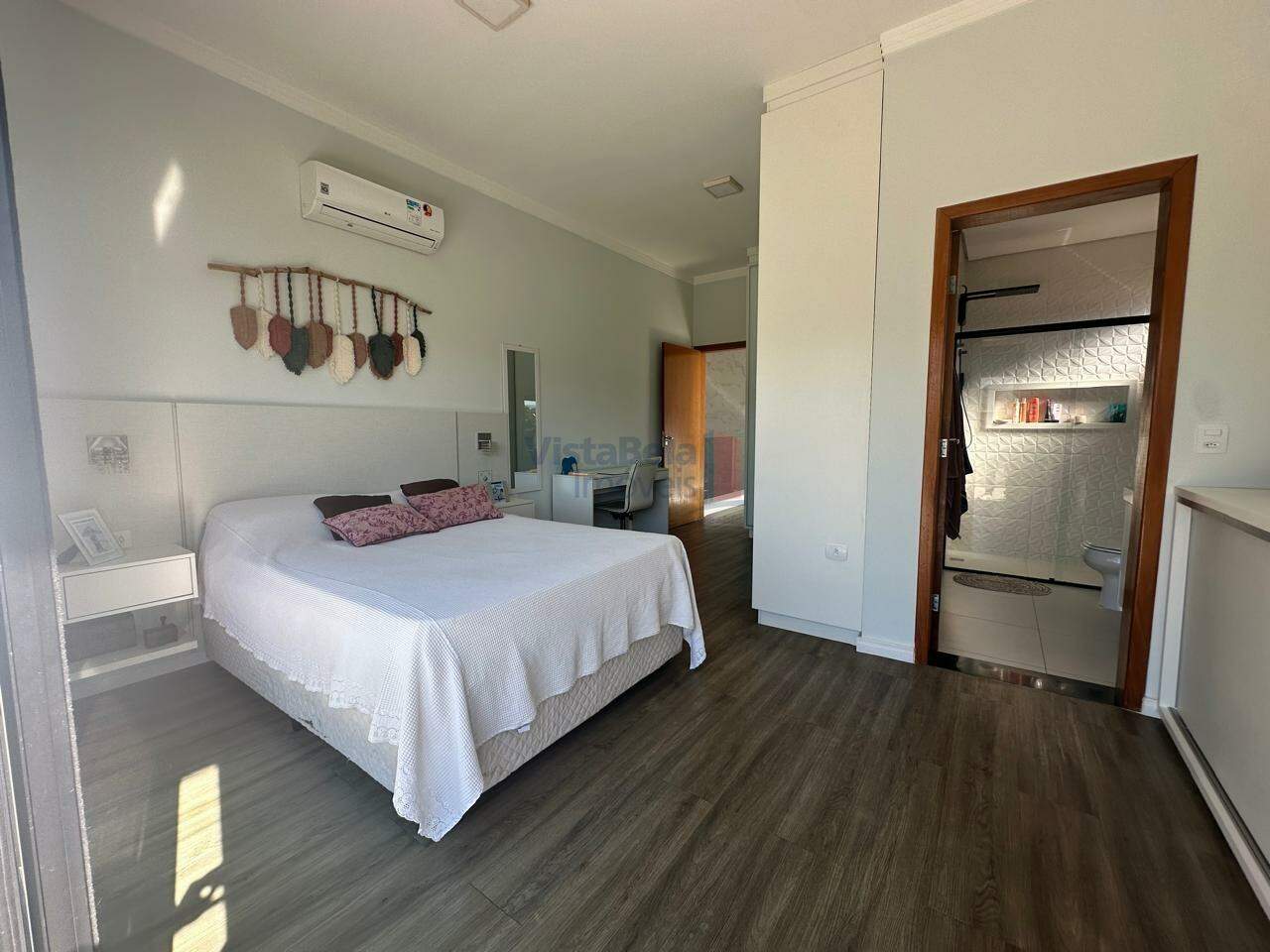 Casa à venda no Piracangaguá: 