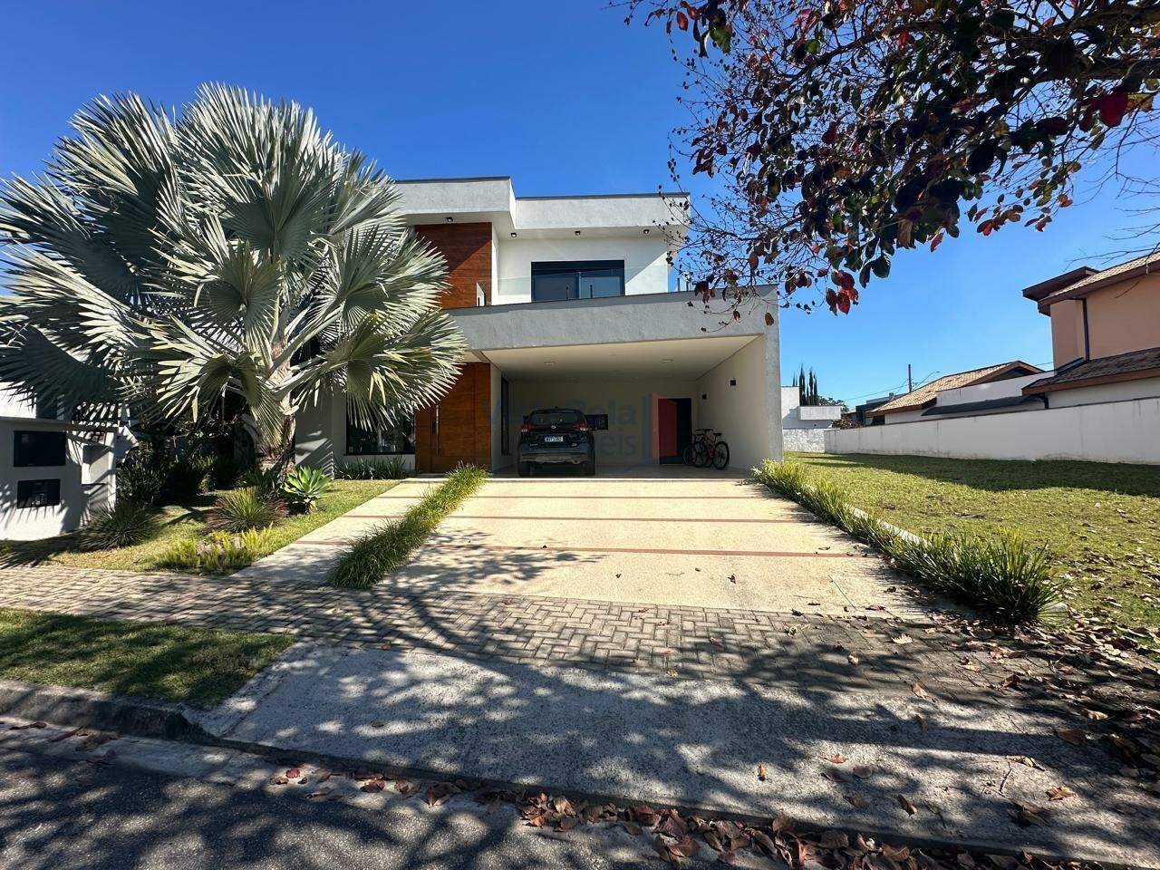 Casa à venda no Piracangaguá: 