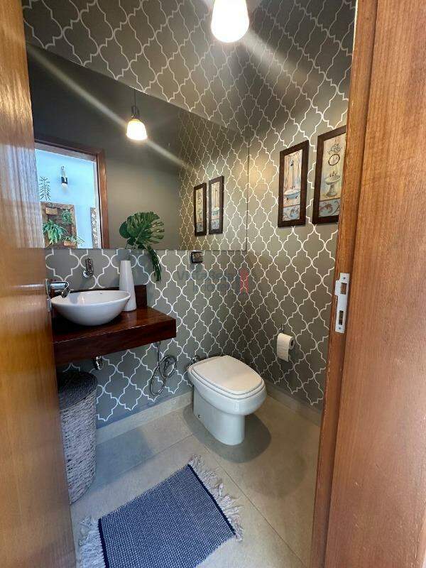 Casa à venda no Piracangaguá: 