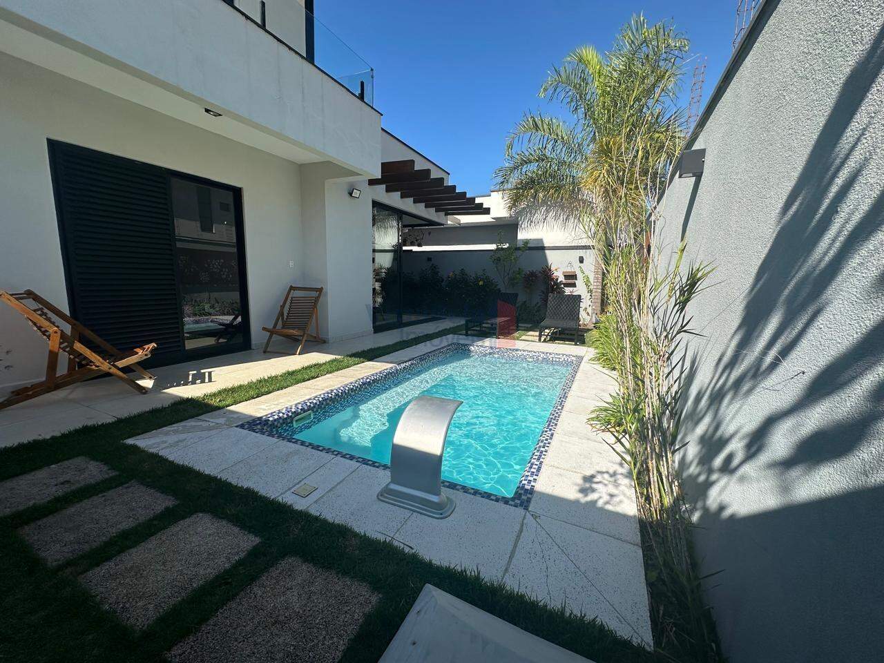 Casa à venda no Piracangaguá: 