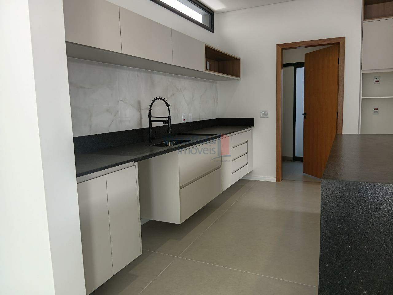 Casa à venda no Piracangaguá: