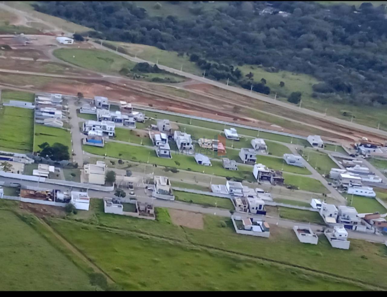 Lote em condomínio à venda no Vale dos Cristais: