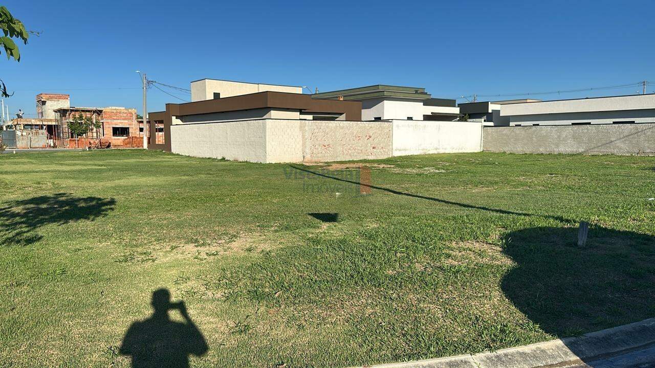 Lote em condomínio à venda no Guedes: