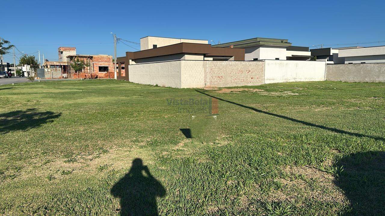 Lote em condomínio à venda no Guedes: