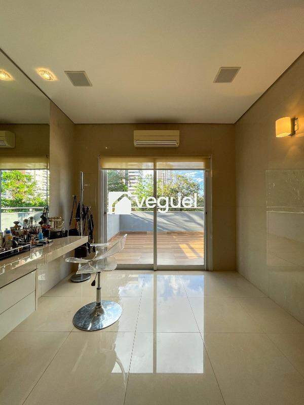 Casa em condomínio à venda no Jardim Botânico: 