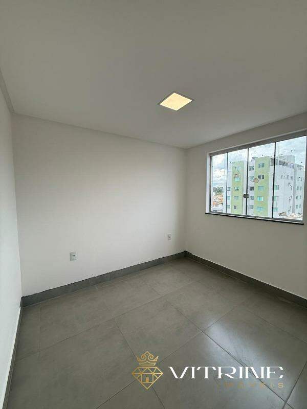 Apartamento à venda no Manoel Valinhas : 
