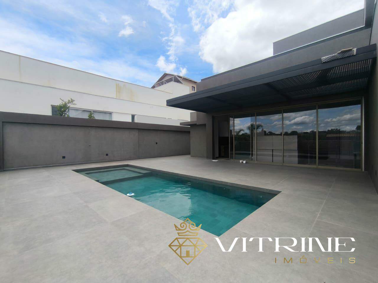 Casa em Condomínio à venda no Ville Royalle: 