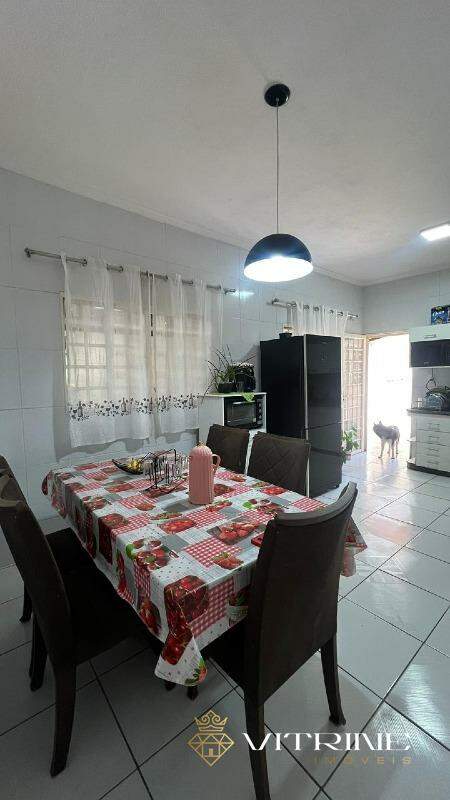 Casa à venda no Jardim das Acácias: 