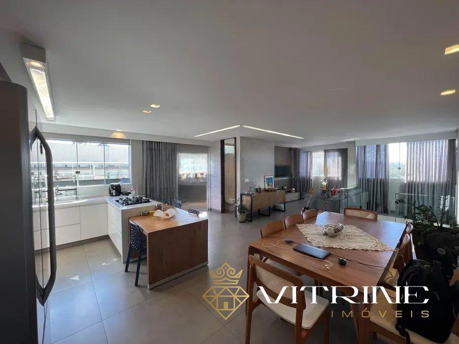 Cobertura à venda no Manoel Valinhas : 