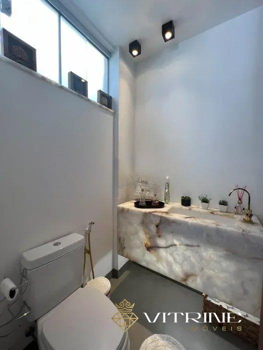 Cobertura à venda no Manoel Valinhas : 