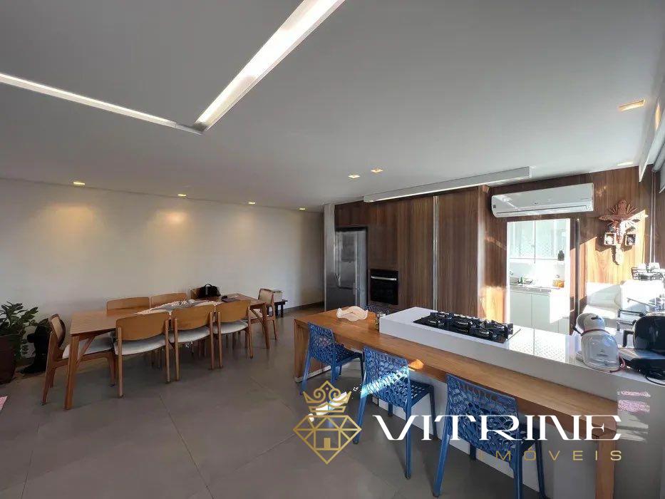 Cobertura à venda no Manoel Valinhas : 