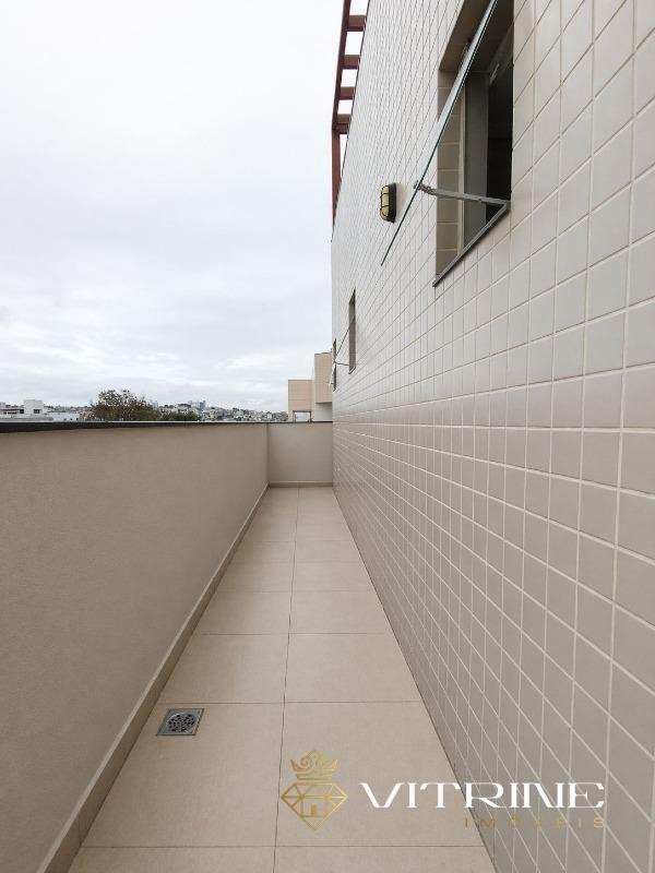 Cobertura à venda no Manoel Valinhas : 