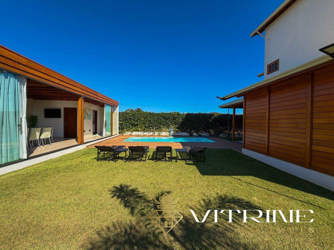 Casa em Condomínio à venda no Divinópolis: 