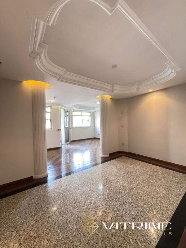 Apartamento à venda no Centro : 
