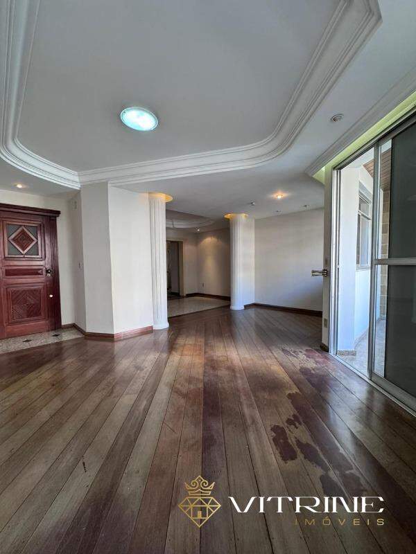 Apartamento à venda no Centro : 
