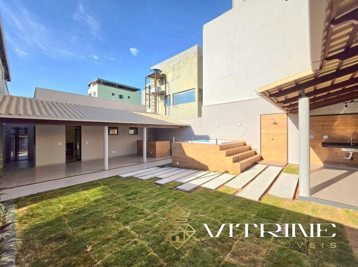 Casa à venda no Planalto: 