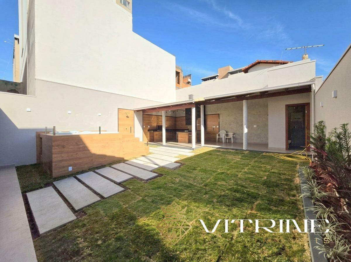 Casa à venda no Planalto: 